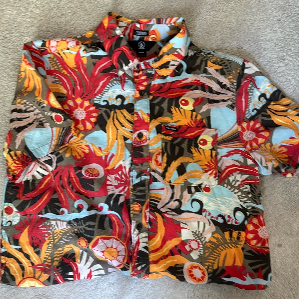 Volcom short sleeve shirt